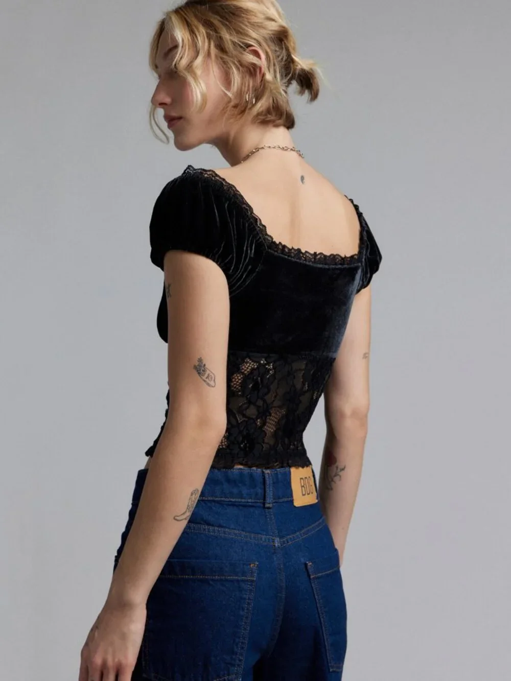 UO Kimchi Blue Elvira Velvet & Lace Puff Sleeve Blouse in Black - NWT sz Small - Picture 3 of 10